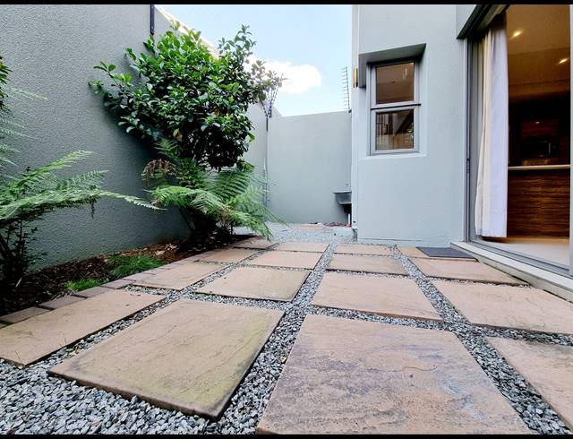 3 BEDROOM DUPLEX TO LET IN OAKLANDS